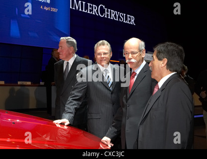 Berlin - DaimlerChrysler administration Zetsche et LaSorda Banque D'Images