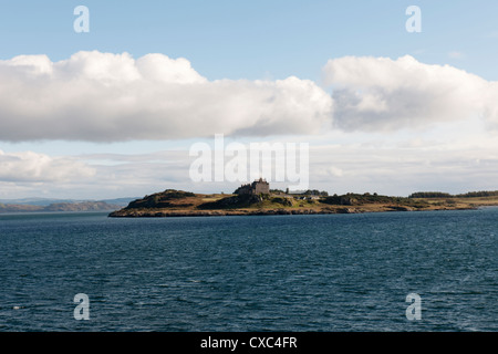 Duart Castle, île de Mull, sur la côte ouest de l'Écosse date du 13ème siècle et a été le siège du clan Mac Lean Banque D'Images