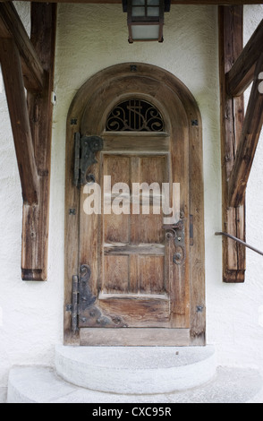 La porte de l'église à Château-d'Oex,une municipalité dans le canton de Vaud en Suisse. Banque D'Images