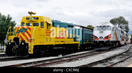 Southern Railway et Rail Runner Trains, Santa Fe, Nouveau Mexique Banque D'Images