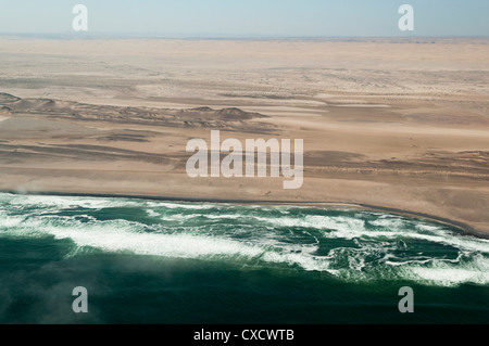 Vue aérienne de la Skeleton Coast, Namibie, Afrique Banque D'Images