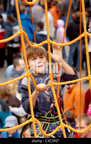 Ploen, escalade enfants Banque D'Images