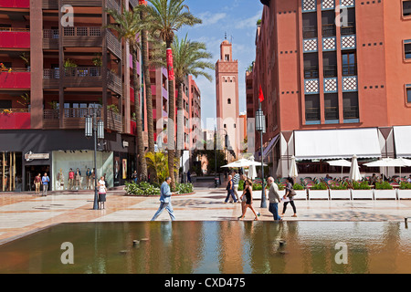 Nouveau centre commercial et des appartements dans le domaine de riches Gueliz à Marrakech, Maroc, Afrique du Nord, Afrique Banque D'Images