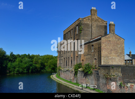 Canalside, développement de King's Cross, Regents Canal, Camden, Londres N1, Royaume-Uni Banque D'Images