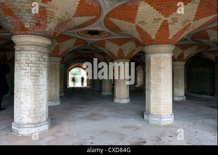 Le passage souterrain sous la parade de Crystal Palace, Londres, UK Banque D'Images