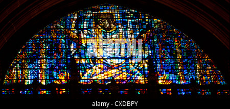 Détail du vitrail représentant le Christ dans la cathédrale anglicane de Liverpool, Banque D'Images