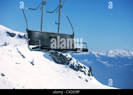 Ski de fond sur les montagnes de l'élévateur Banque D'Images