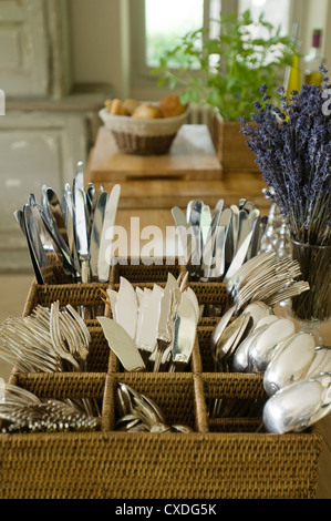 Égouttoir à couverts en Provence Country Kitchen Banque D'Images