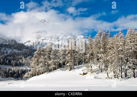 Winterlandscape au lac de Silvaplana avec Piz Nair en arrière-plan, l'Engadine, Suisse Banque D'Images