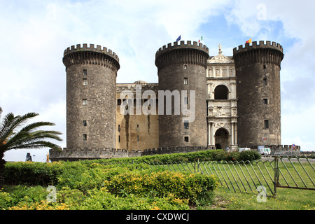 Château Maschio Angioino (Castel Nuovo), Naples, Campanie, Italie, Europe Banque D'Images