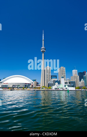 Ville montrant le CN Tower, Toronto, Ontario, Canada, Amérique du Nord Banque D'Images