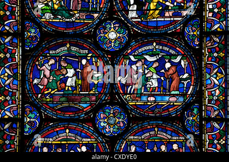 Vitraux médiévaux illustrant la cure de Mad Henry de Fordwich, chapelle de la Trinité ambulatoires, la Cathédrale de Canterbury, Kent Banque D'Images