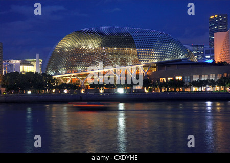 Singapour, l'Esplanade, les Théâtres sur la baie Banque D'Images