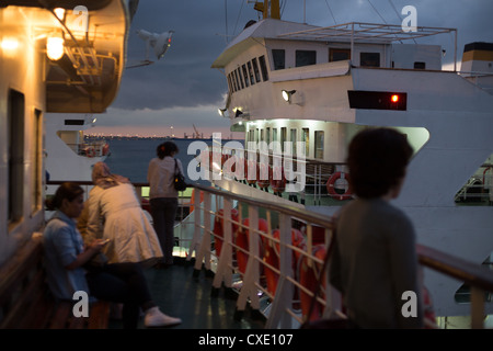 La rubrique ferry sur le Bosphore d'Istanbul à Bursa, Mer de Marmara, en Turquie Banque D'Images