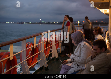 La rubrique ferry sur le Bosphore d'Istanbul à Bursa, Mer de Marmara, en Turquie Banque D'Images