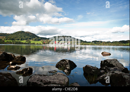 L'Ullswater 'steamer' passant sur Ullswater, Cumbria, Royaume-Uni. Banque D'Images