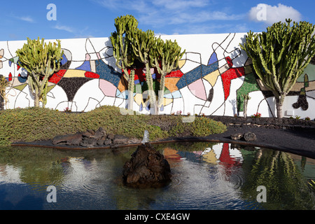 Cactus dans jardin, Fondation Cesar Manrique, Taro de Tahiche, Lanzarote, îles Canaries, Espagne Banque D'Images