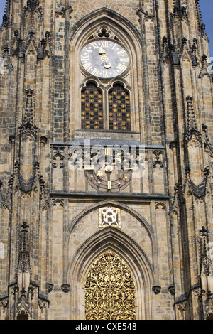 Le Château de Prague plus grand château dans le monde Résumé Vue du château du Pražský hrad à Prague République tchèque Hradčany Banque D'Images