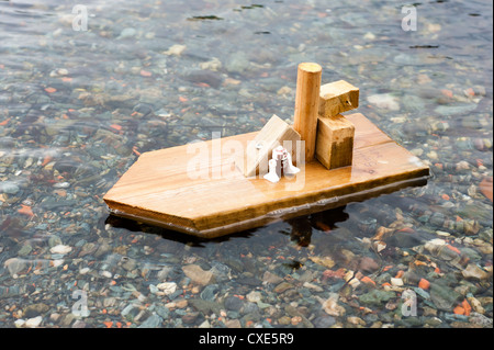 Bateau jouet en bois Banque D'Images