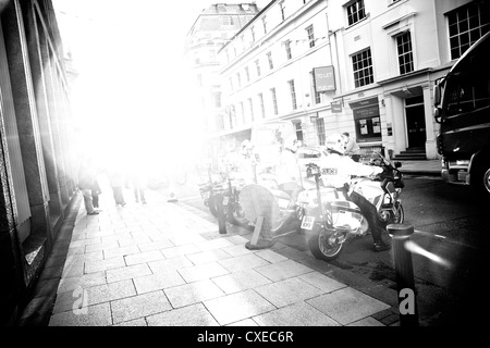 Relais de la flamme olympique de la Police moto le long d'escorte Colemore Row London Olympics 2012 Banque D'Images