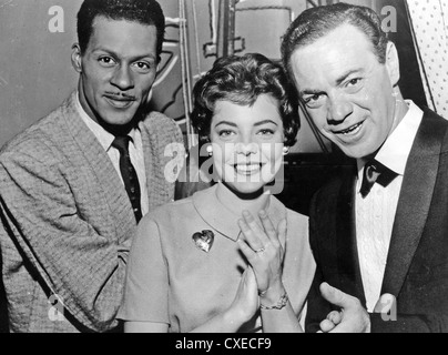 GO, JOHNNY, GO ! 1959 Hal Roach film avec de gauche à droite : Chuck Berry, Sandy Stewart, Alan Freed Banque D'Images