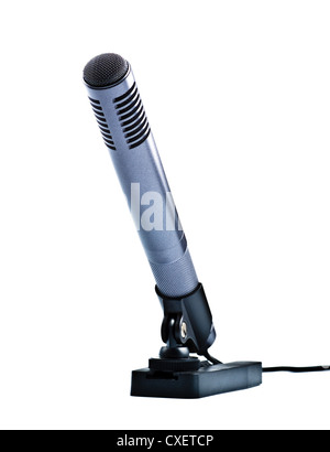 Microphone à condensateur gris sur le stand Banque D'Images