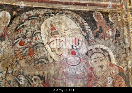 La loi KAHTIKEPAN temple complexe offrent quelques belles anciennes fresques - BAGAN, MYANMAR Banque D'Images