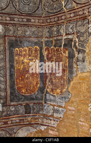 La loi KAHTIKEPAN temple complexe offrent quelques belles anciennes fresques - BAGAN, MYANMAR Banque D'Images