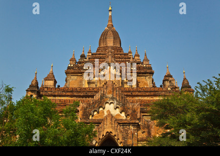PAHTO HTILOMINLO TEMPLE ou est de 46 mètres de haut et a été construit par le roi Nantaungmya en 1218 - BAGAN, MYANMAR Banque D'Images