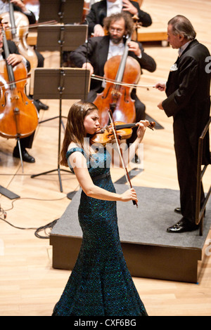 Aleksandra Kuls (Pologne) et l'Orchestre symphonique Magyar Radio effectuer en concert au MUPA le 14 septembre 2012 à Budapest Banque D'Images