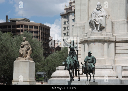 Monument à Don Quichotte de Cervantes, place d'Espagne, Madrid Banque D'Images