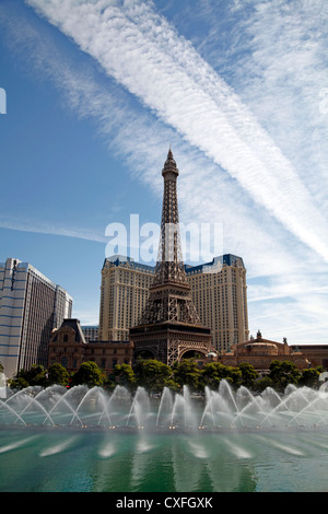 Vue de l'Hôtel de Paris, Las Vegas, Nevada, USA, vu sur l'eau montrent à l'hôtel Bellagio Banque D'Images