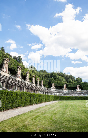 Florence, Italie. Vieux Jardins de Boboli au cours d'une journée ensoleillée en saison estivale Banque D'Images