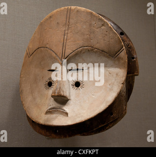 Masque Casque face Janus (Ngontang ) 19e siècle La Culture Fang Gabon Afrique peuples 29 cm Banque D'Images