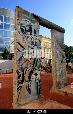 Morceau du mur de Berlin en Allemagne, le Musée de la guerre froide Banque D'Images