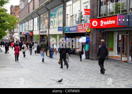 Sauchiehall Street Glasgow, piétons marchant dans le quartier commerçant du centre-ville, Écosse, Royaume-Uni Banque D'Images