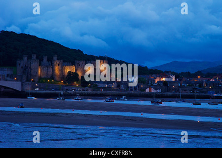 Estuaire de la rivière Conwy et château médiéval, Gwynned, au nord du Pays de Galles, UK, FR, British Isles, Europe Banque D'Images