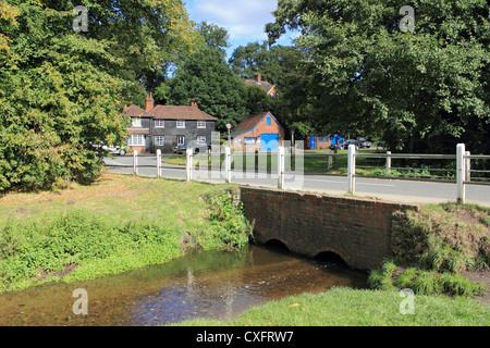 Le TILLING Bourne à Abinger Hammer près de Dorking Surrey England UK Banque D'Images