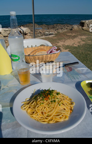 Puglia Italie spaghetti oursins Banque D'Images