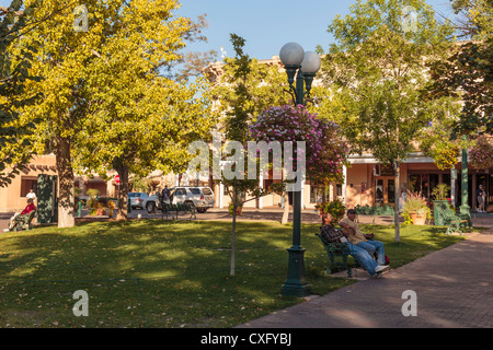 Santa Fe Plaza, la place centrale dans le centre-ville de Santa Fe, Nouveau Mexique Banque D'Images