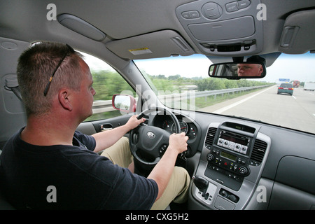 Berlin, tendu les automobilistes sur l'autoroute Banque D'Images