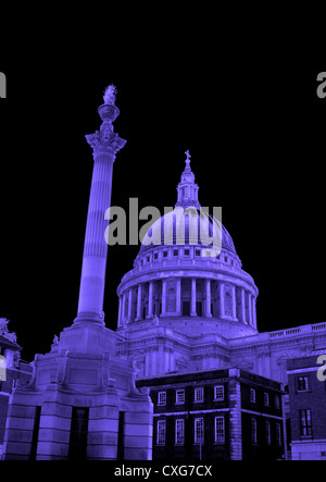 Une image stylisée de la coupole de la Cathédrale St Paul et le Square Paternoster colonne. (Voir description) Banque D'Images