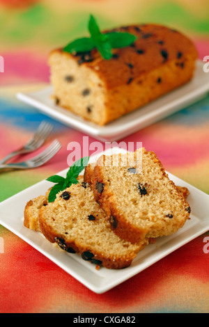 L'orange et au chocolat gâteau aux prunes. Recette disponible. Banque D'Images