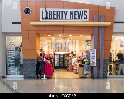 La liberté nouvelles boutique, l'aéroport international Newark Liberty, Newark, New Jersey, USA Banque D'Images