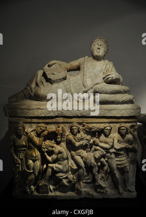 Cineray urne sur podium. La chambre tombe de la famille près de Chiusi Pruni, Etruria. 200-100 B.C. Ny Carlsberg Glyptotek. Banque D'Images