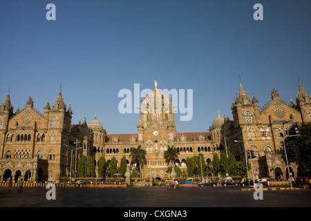 La gare Chhatrapati Shivaji qui a été officiellement connu comme Victoria Terminus, Mumbai, Inde. Banque D'Images