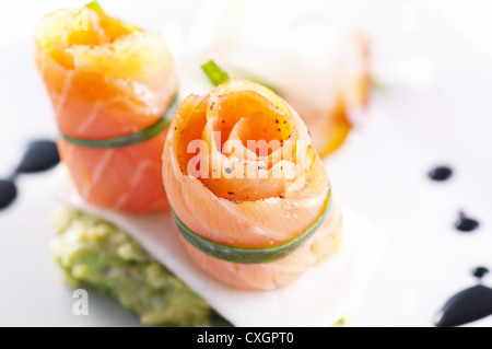 Rouleaux de saumon en tapas Banque D'Images