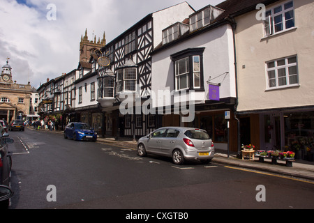 L'architecture Tudor historique d'une importance historique pour la plupart des bâtiments énumérés sur Broad Street Ludlow Herefordshire Angleterre Royaume-uni. Banque D'Images