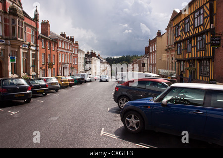 L'architecture Tudor historique d'une importance historique pour la plupart des bâtiments énumérés sur Broad Street Ludlow Herefordshire Angleterre Royaume-uni. Banque D'Images