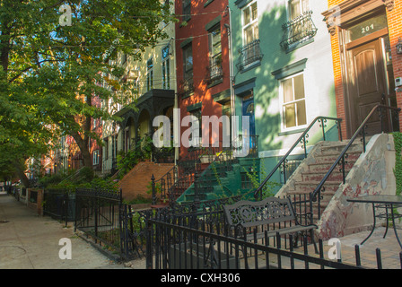 Hoboken, New Jersey, États-Unis, scènes de rue, « Row Houses », Townhouses, maisons en grès brun, banlieue de new york en été Banque D'Images